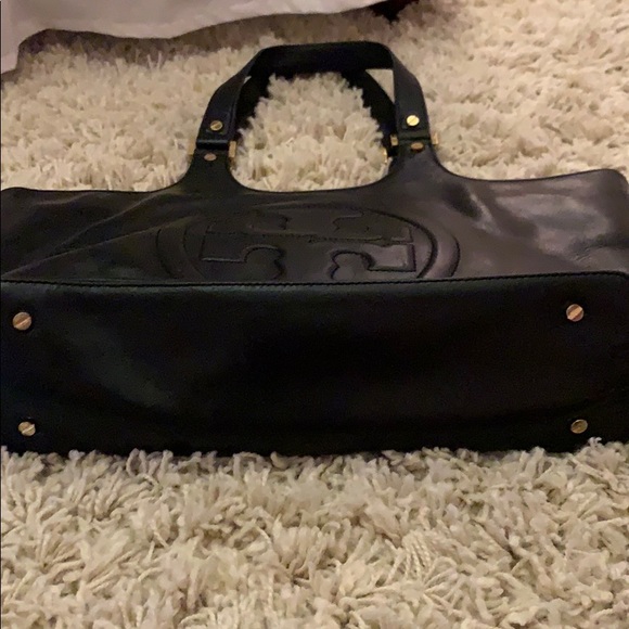 Tory Burch Leather Purse with Embossed Logo - Picture 4 of 5